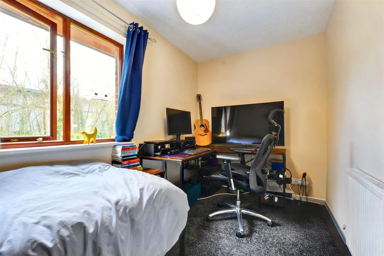 Donbas Close, Bulwell, NG6, photo 7
