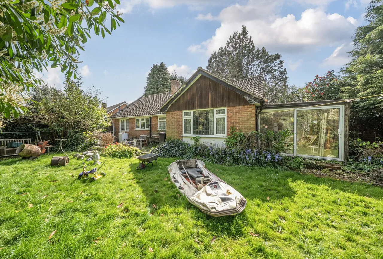 Greenfields Close, Horley, RH6 8HX, photo 11