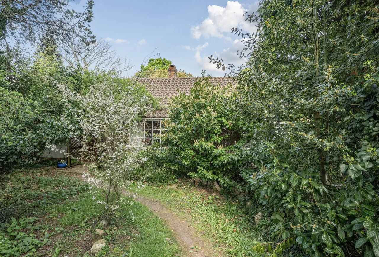 3 bed house for sale — Greenfields Close, Horley, RH6 8HX