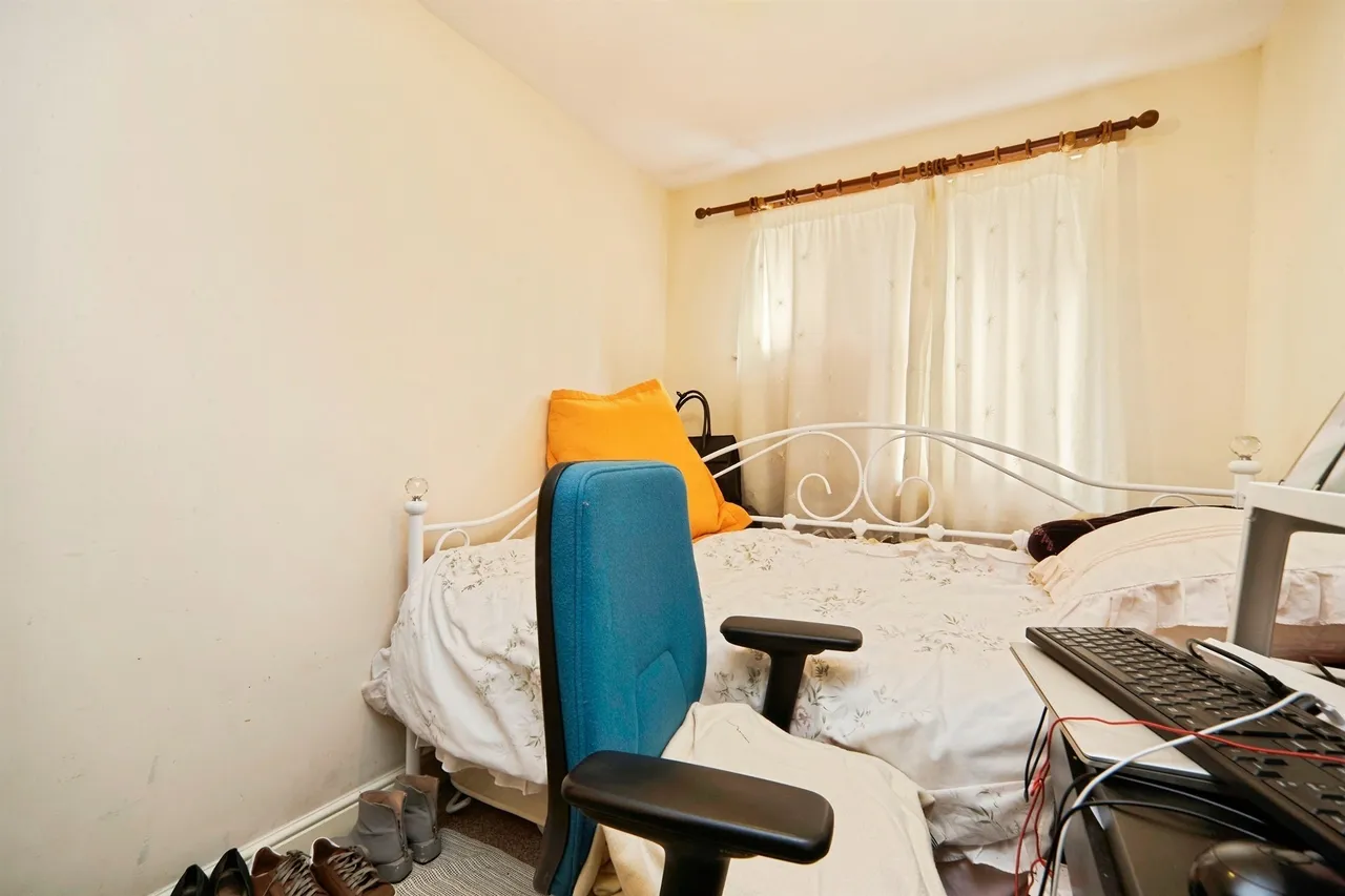 Oaklands Crescent, Gipton, Leeds, photo 10