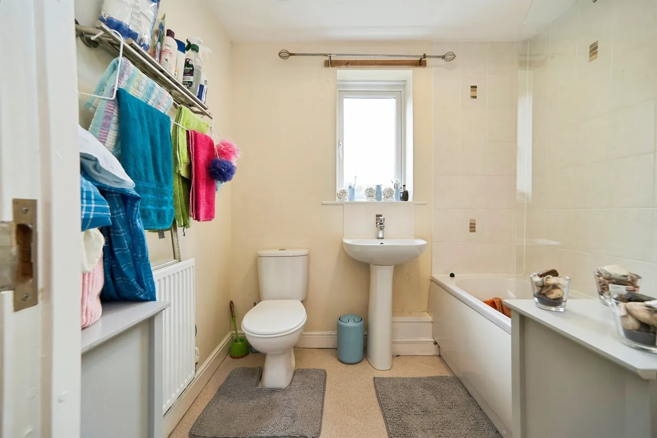 Oaklands Crescent, Gipton, Leeds, photo 8