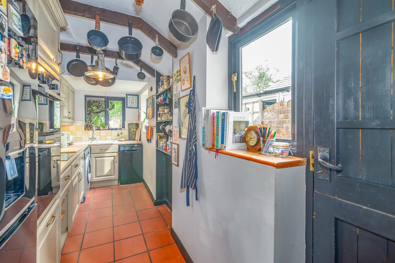 Chapel Road, BURNHAM-ON-CROUCH, photo 9