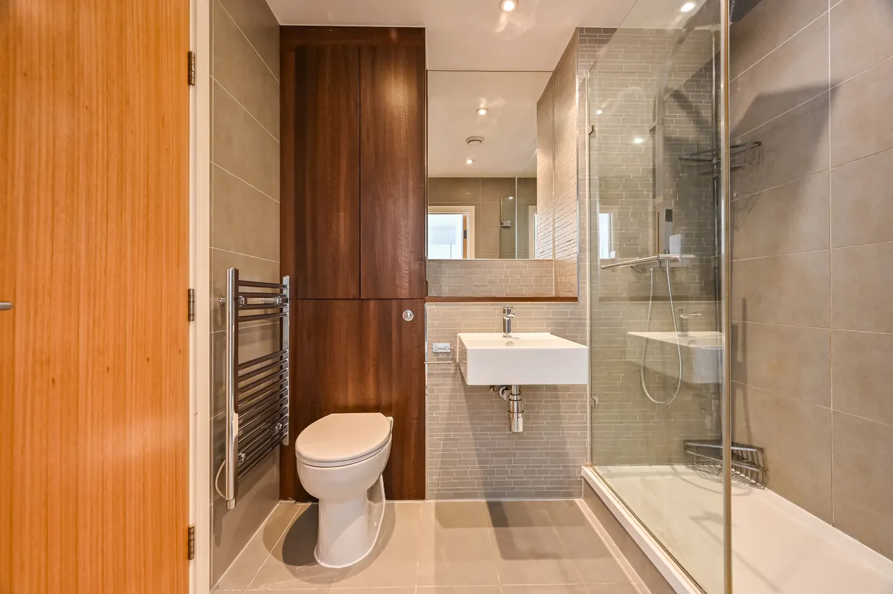 204 Aegean Court, 20 Seven Sea Gardens, London, photo 3