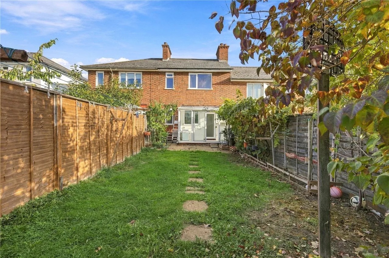 Nimrod Road, London, SW16, photo 9