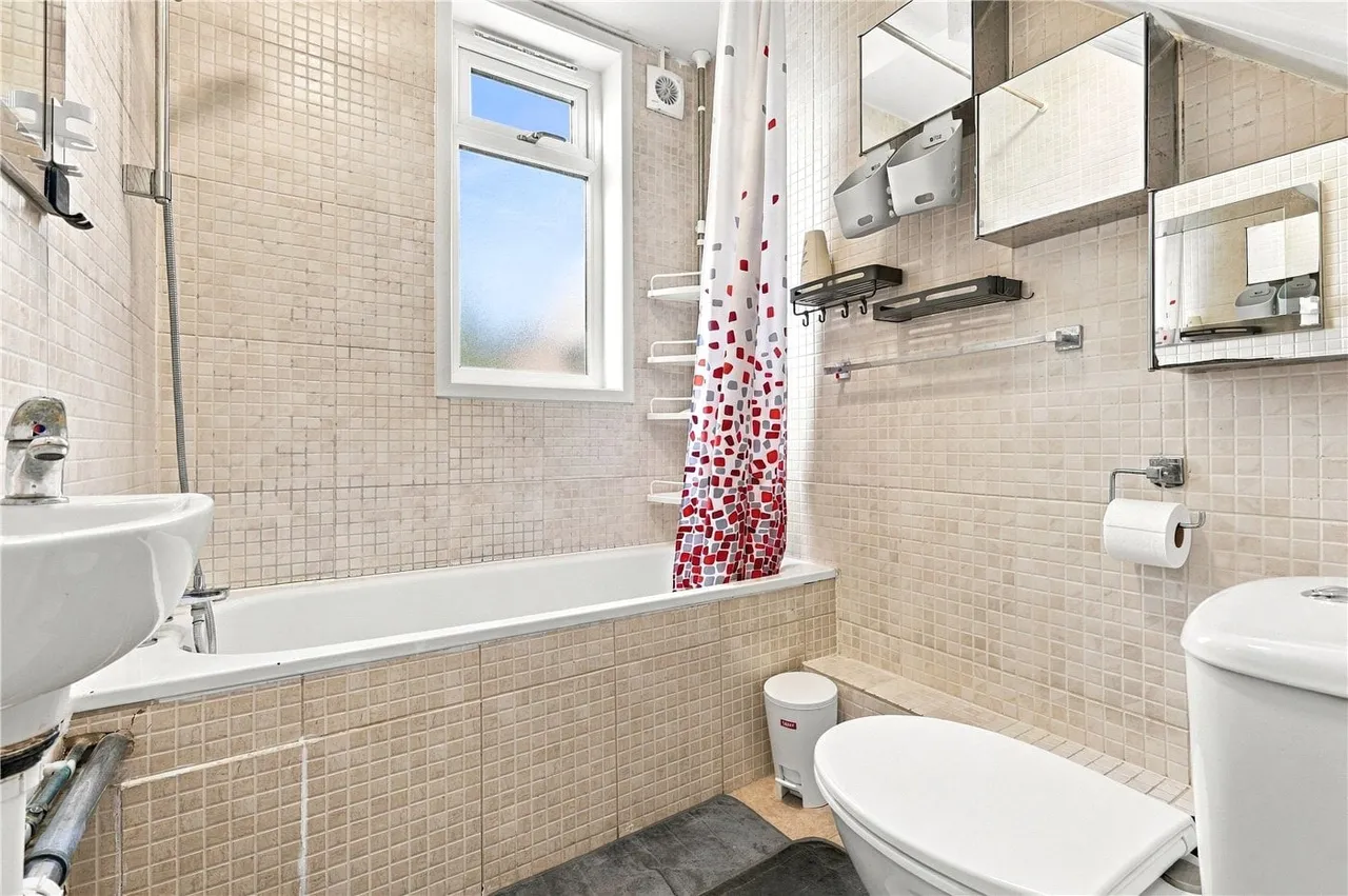 Nimrod Road, London, SW16, photo 7
