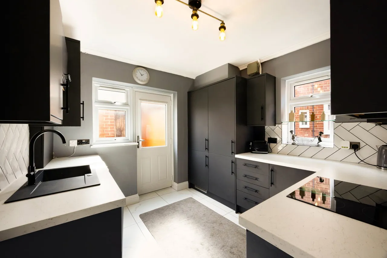 Hearne Road, Charlton Kings, Cheltenham, GL53 8RE, photo 6