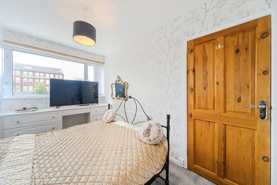 South Parade, Morley, West Yorkshire, LS27, photo 6