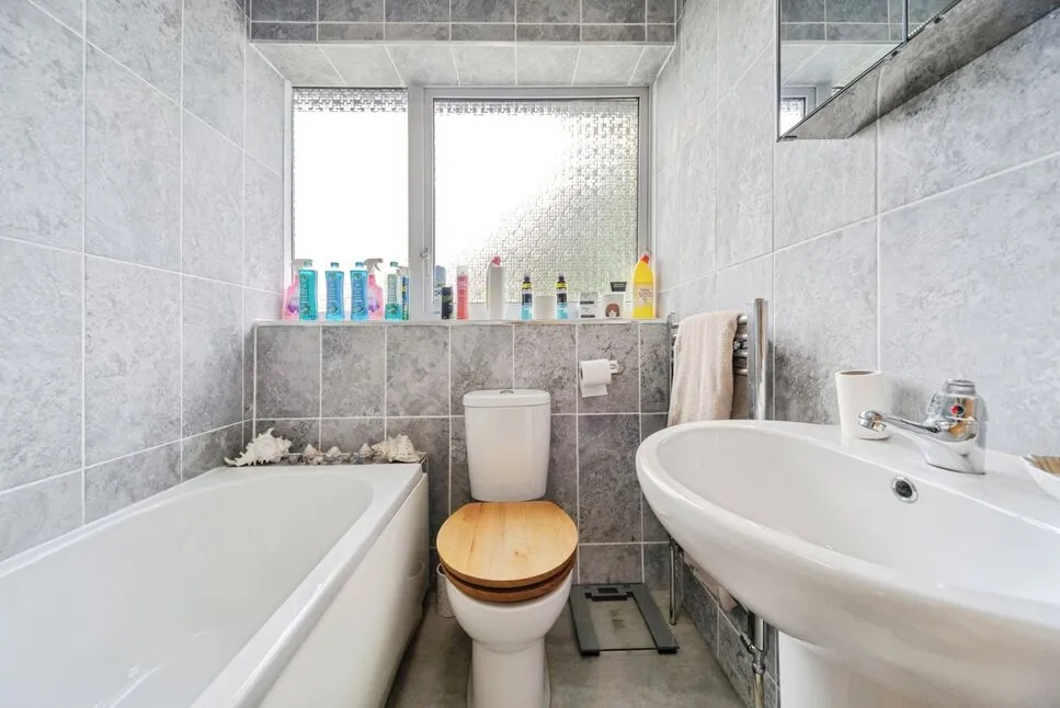 South Parade, Morley, West Yorkshire, LS27, photo 7