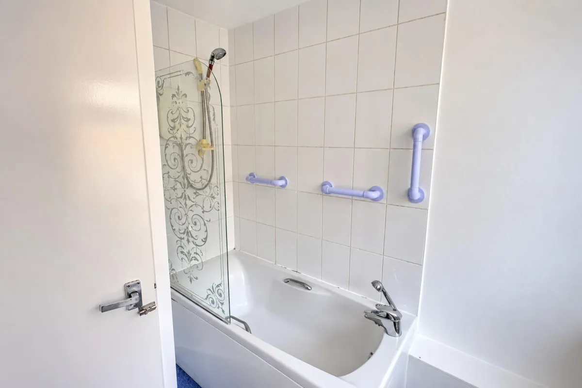 Court Road, Newent, GL18, photo 8