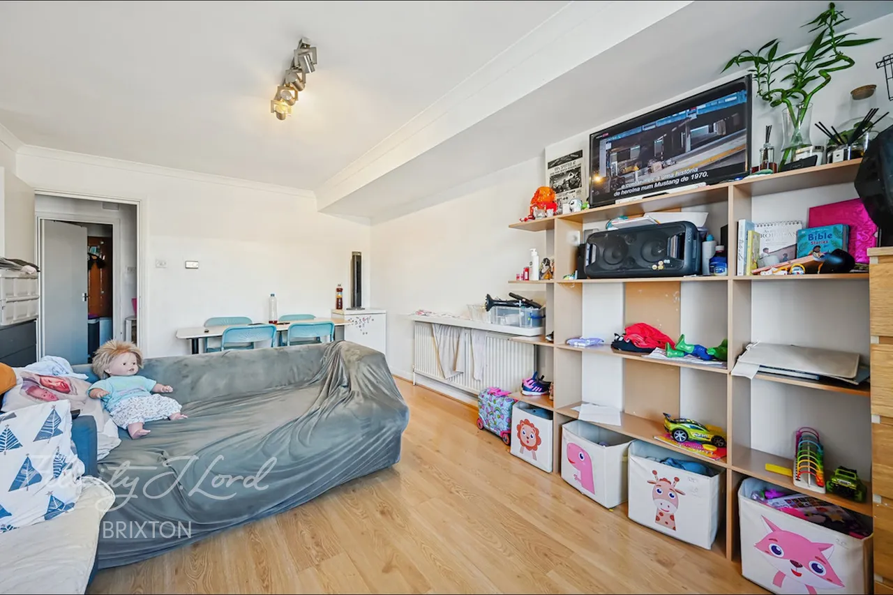 Clapham Road, London, photo 5