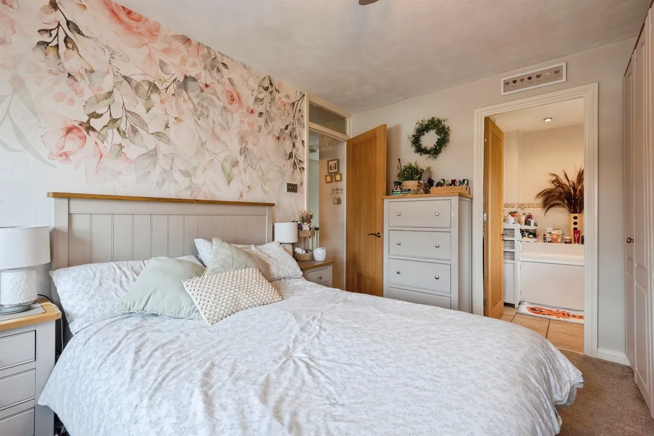 Besford Close, Luton, LU2, photo 6