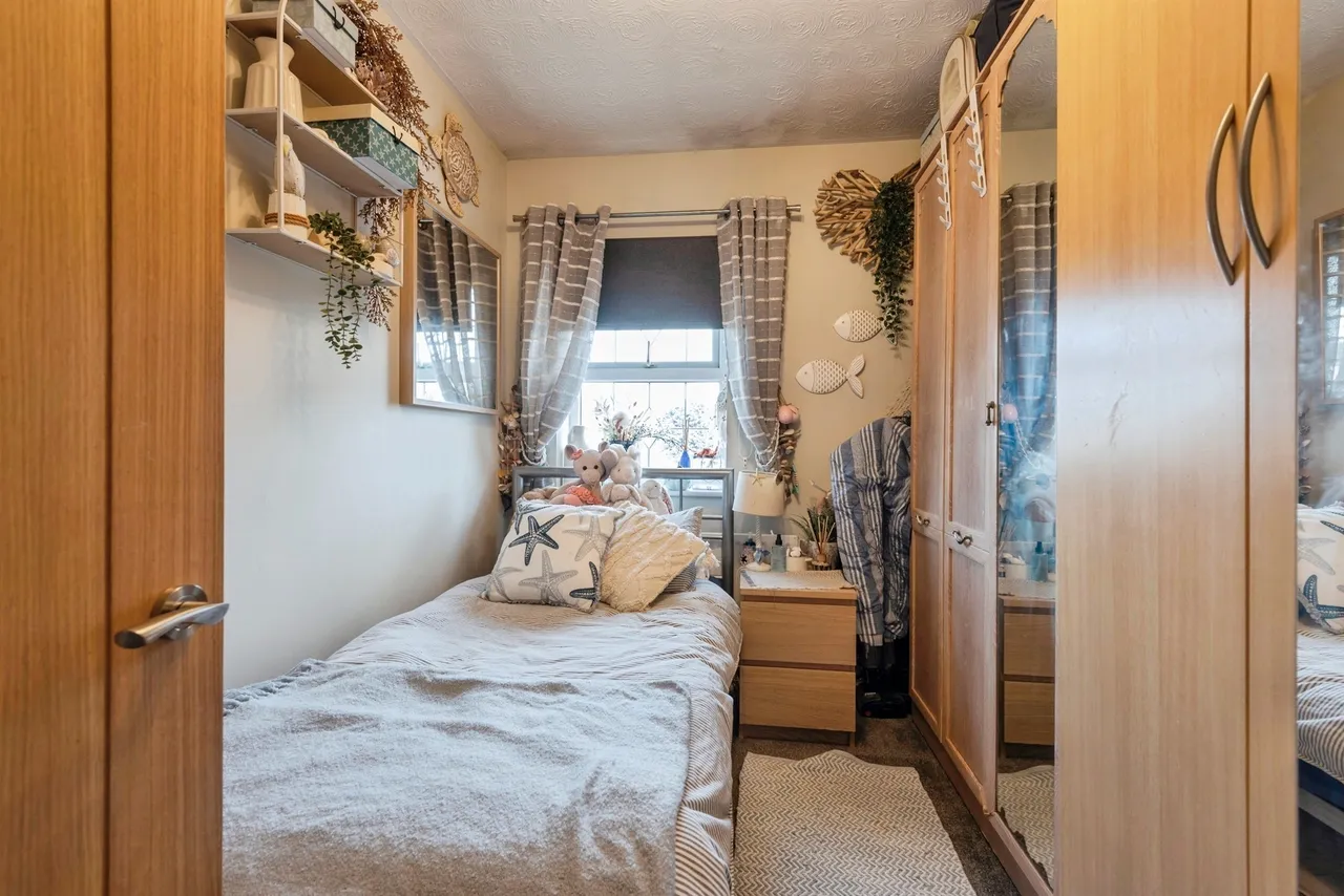 Besford Close, Luton, LU2, photo 13