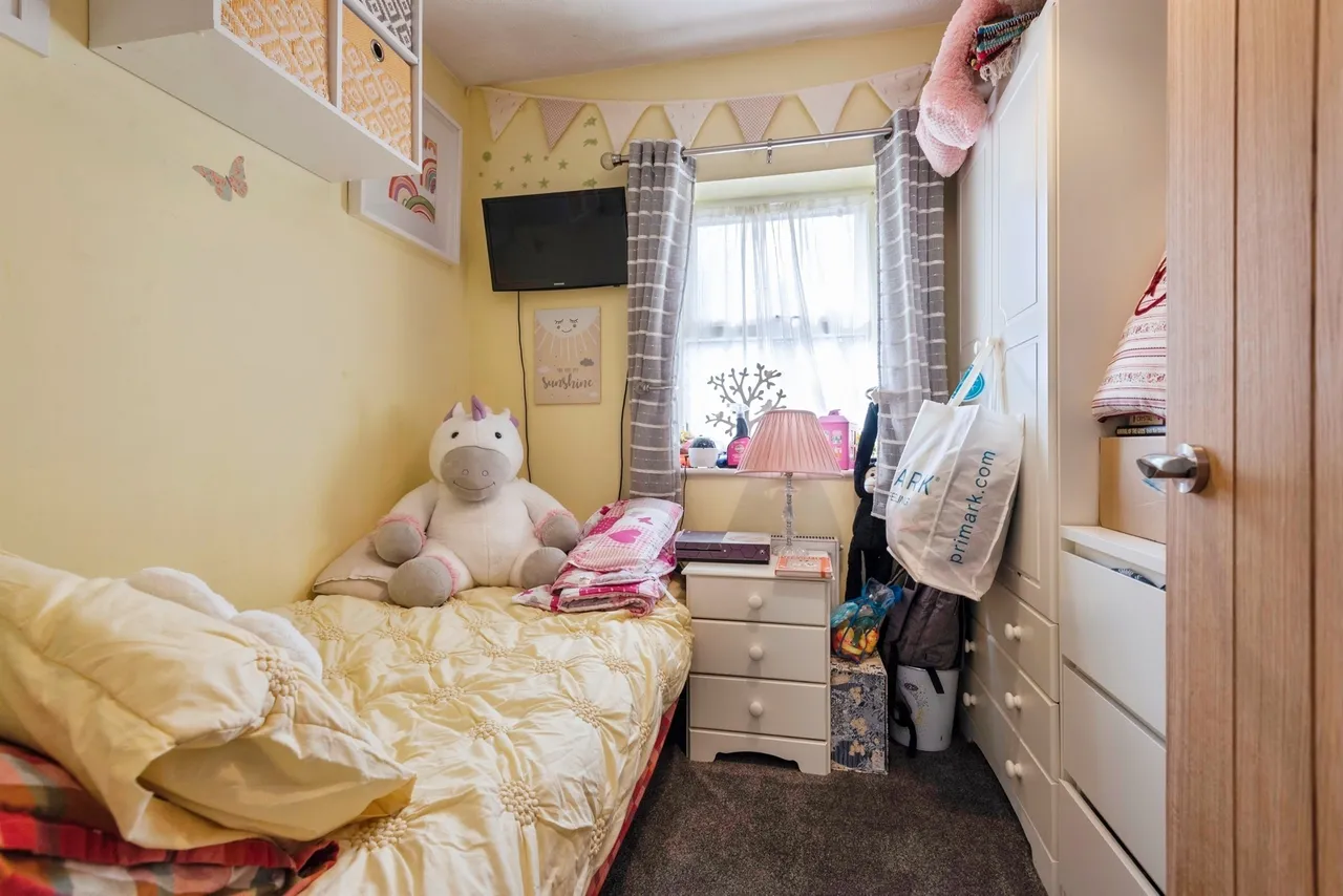 Besford Close, Luton, LU2, photo 8
