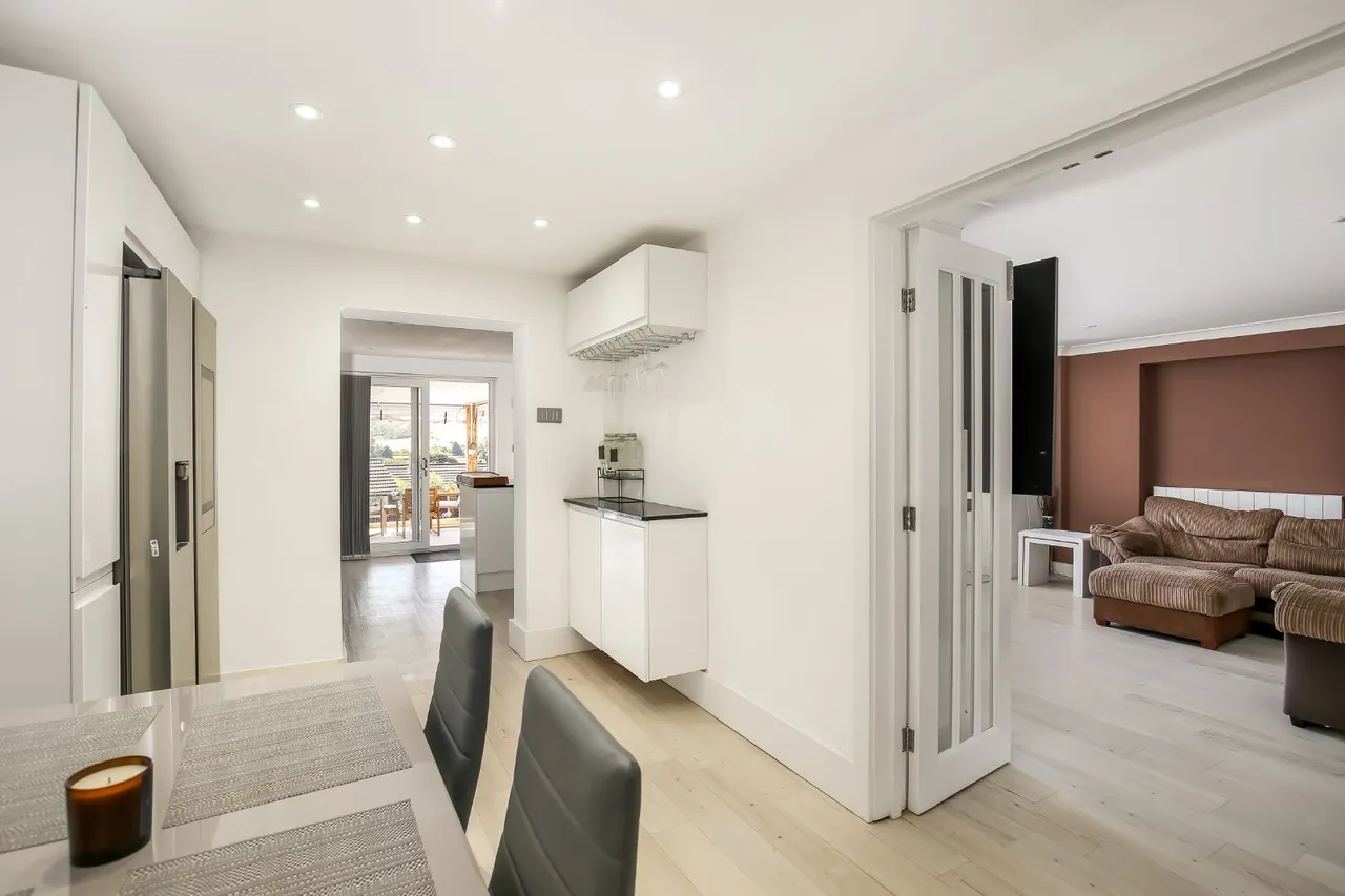 Whitlock Rise, Bishopstone, Salisbury, Wiltshire, SP5 4AG, photo 4