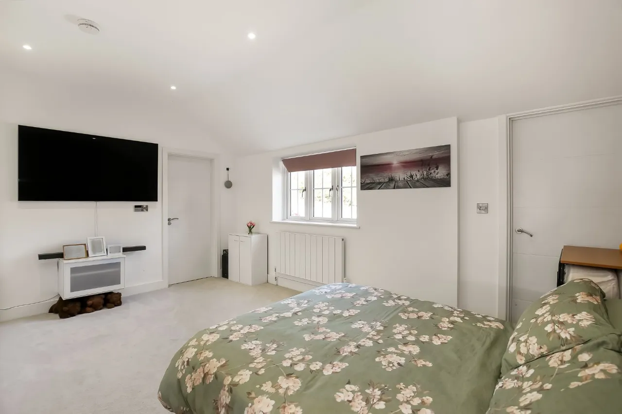 Whitlock Rise, Bishopstone, Salisbury, Wiltshire, SP5 4AG, photo 6