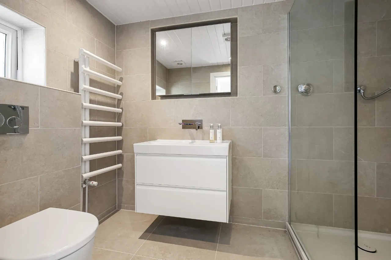 Whitlock Rise, Bishopstone, Salisbury, Wiltshire, SP5 4AG, photo 8