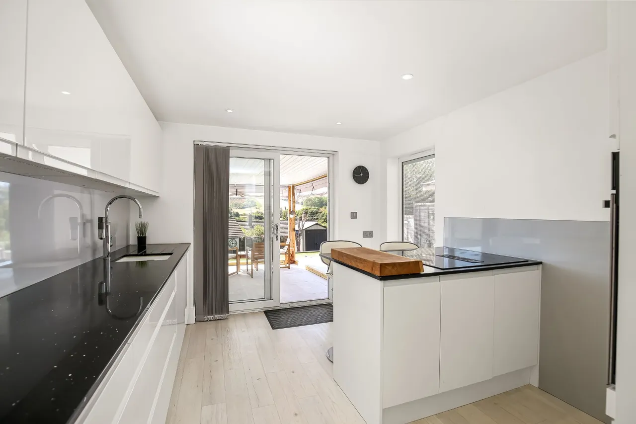 Whitlock Rise, Bishopstone, Salisbury, Wiltshire, SP5 4AG, photo 3