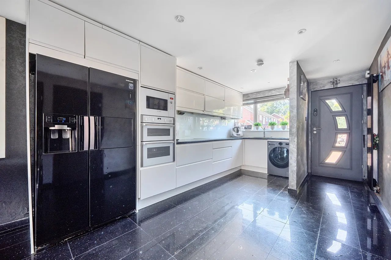 Courtfield Drive, Maidenhead, SL6, photo 3