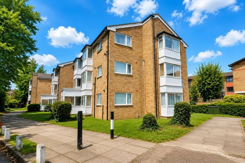 2 bed flat for sale, Vincent Road, Luton, LU4