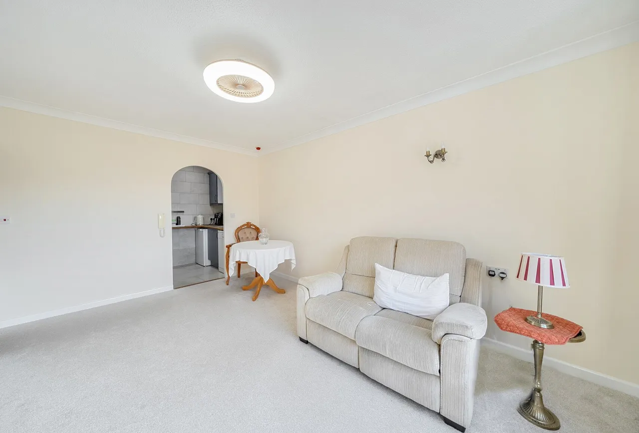 High Street, Tewkesbury, GL20 5BL, photo 3
