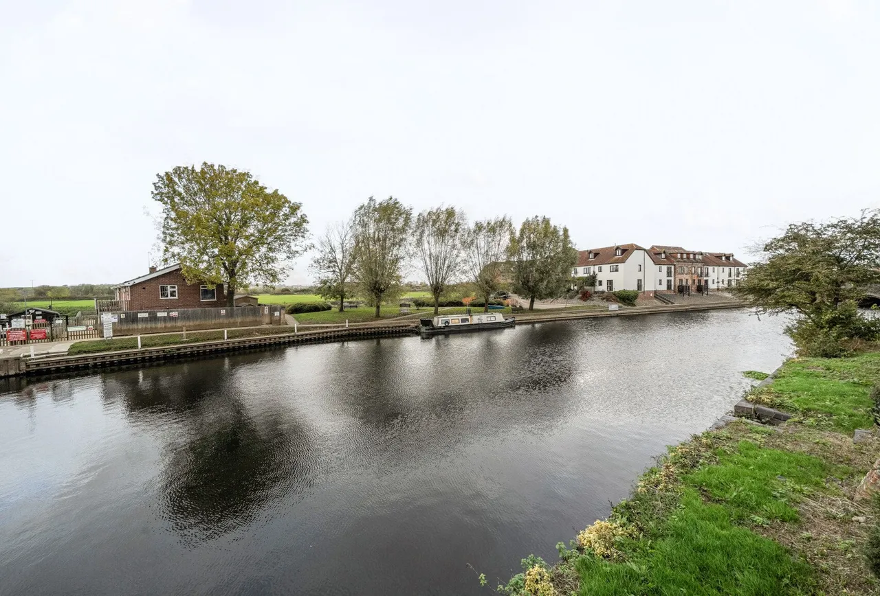 High Street, Tewkesbury, GL20 5BL, photo 10