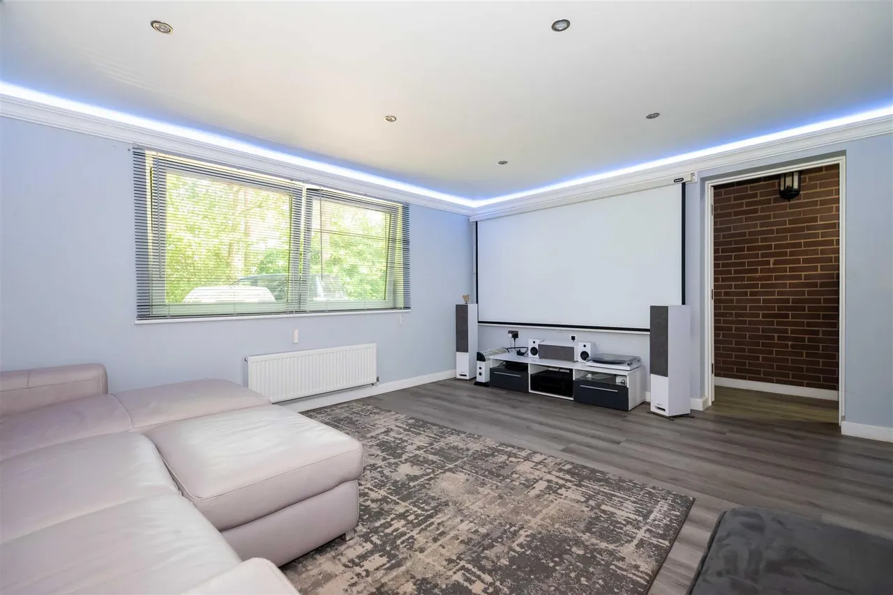 The Maultway, Camberley, photo 21