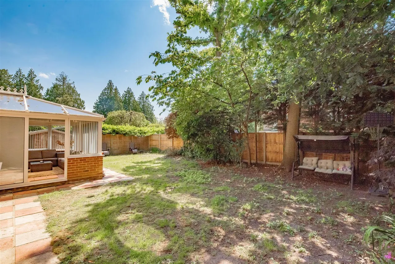 The Maultway, Camberley, photo 6