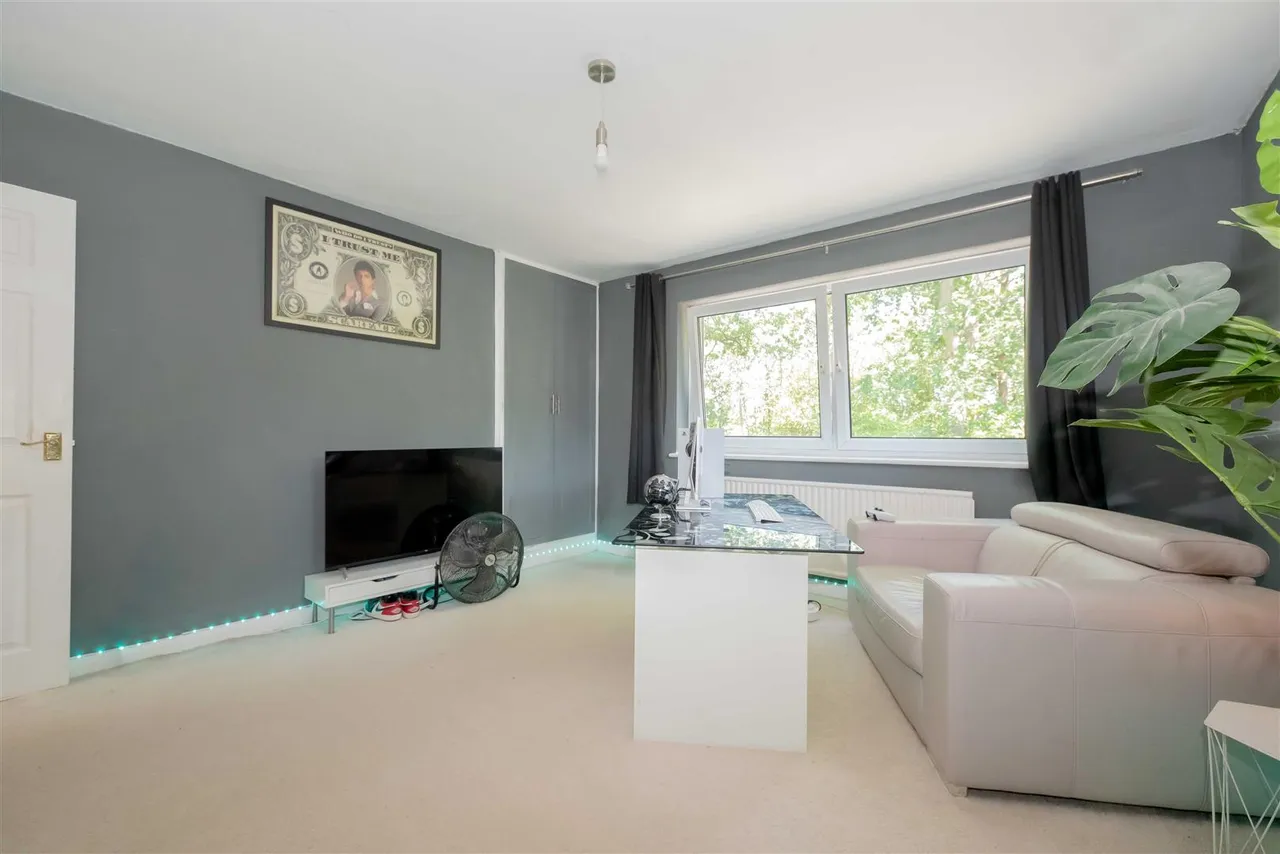 The Maultway, Camberley, photo 19