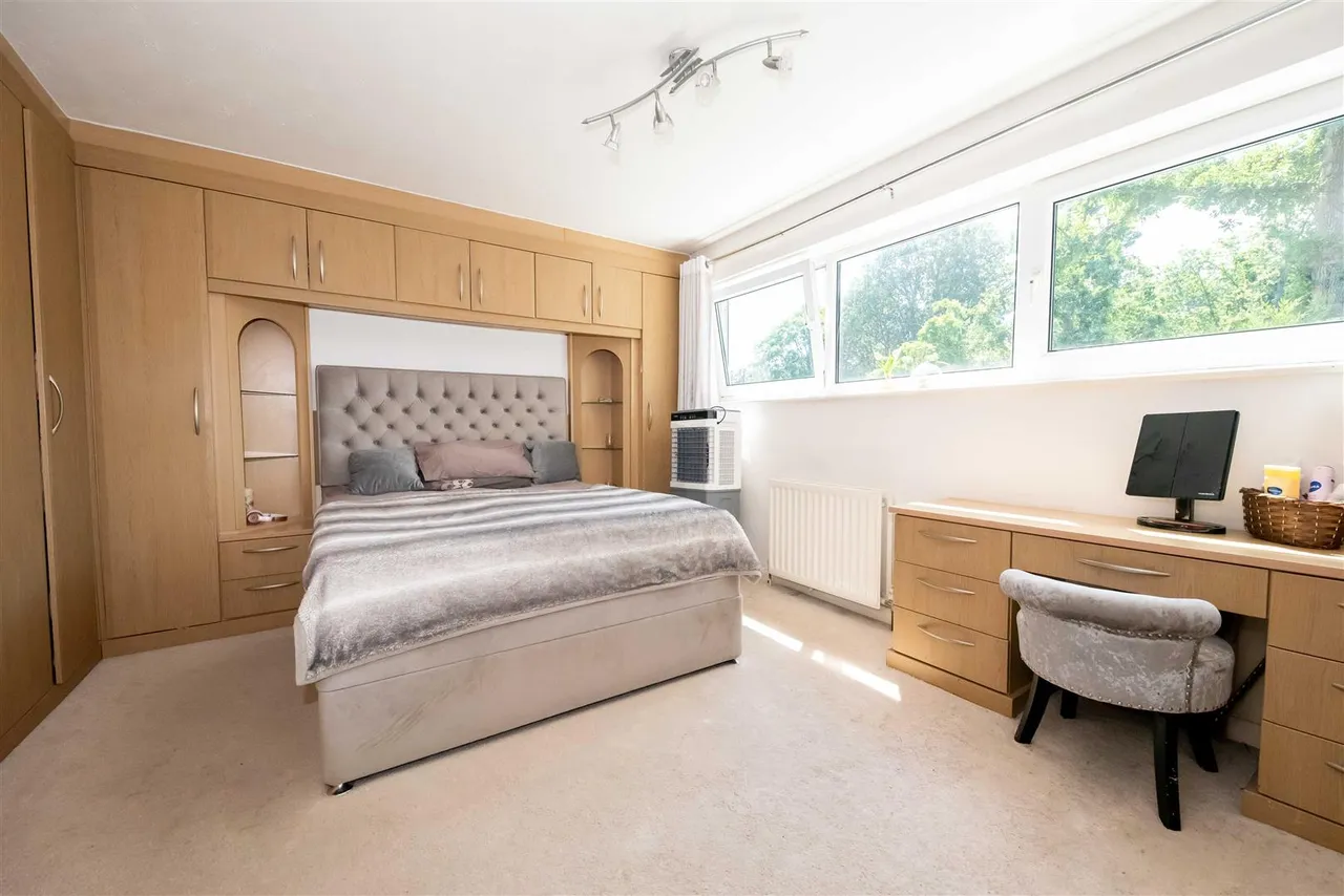 The Maultway, Camberley, photo 8