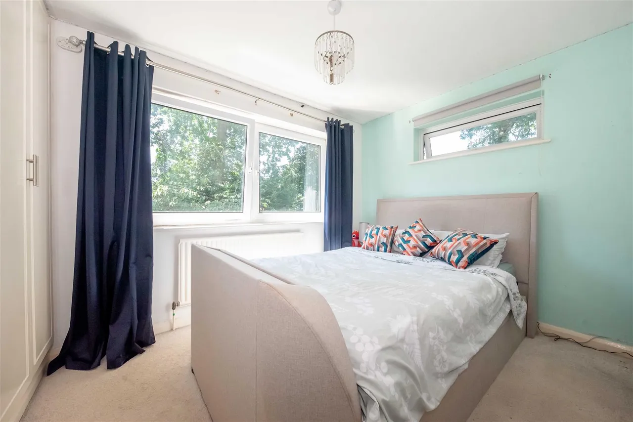 The Maultway, Camberley, photo 12