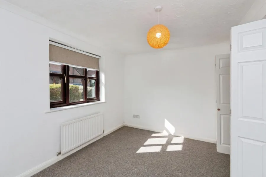 Reading Road, Hook, RG27, photo 5