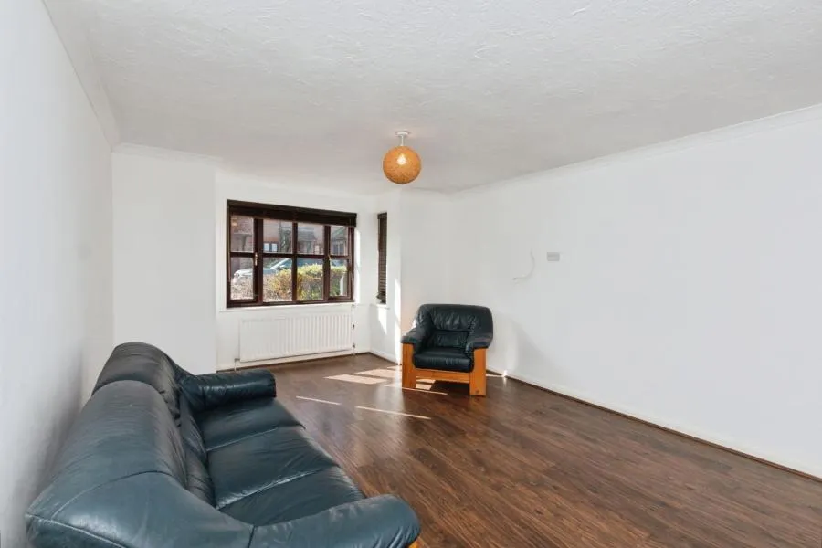 Reading Road, Hook, RG27, photo 4