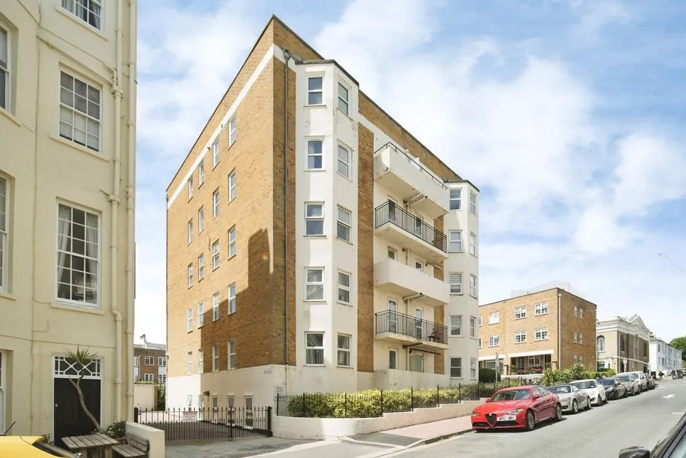 2 bed flat for sale — Seymour Square, Brighton, East Sussex, BN2