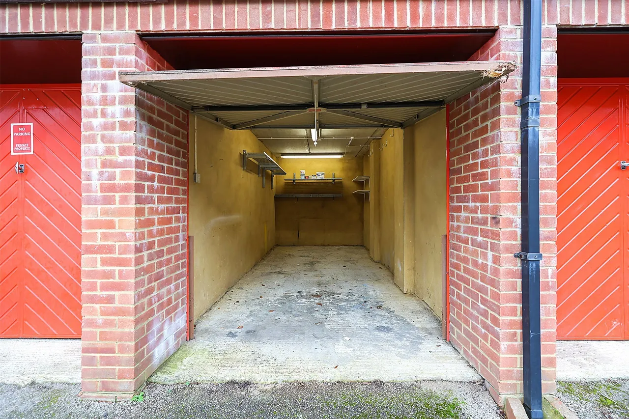 Holmesdale Road, Reigat, RH2, photo 7