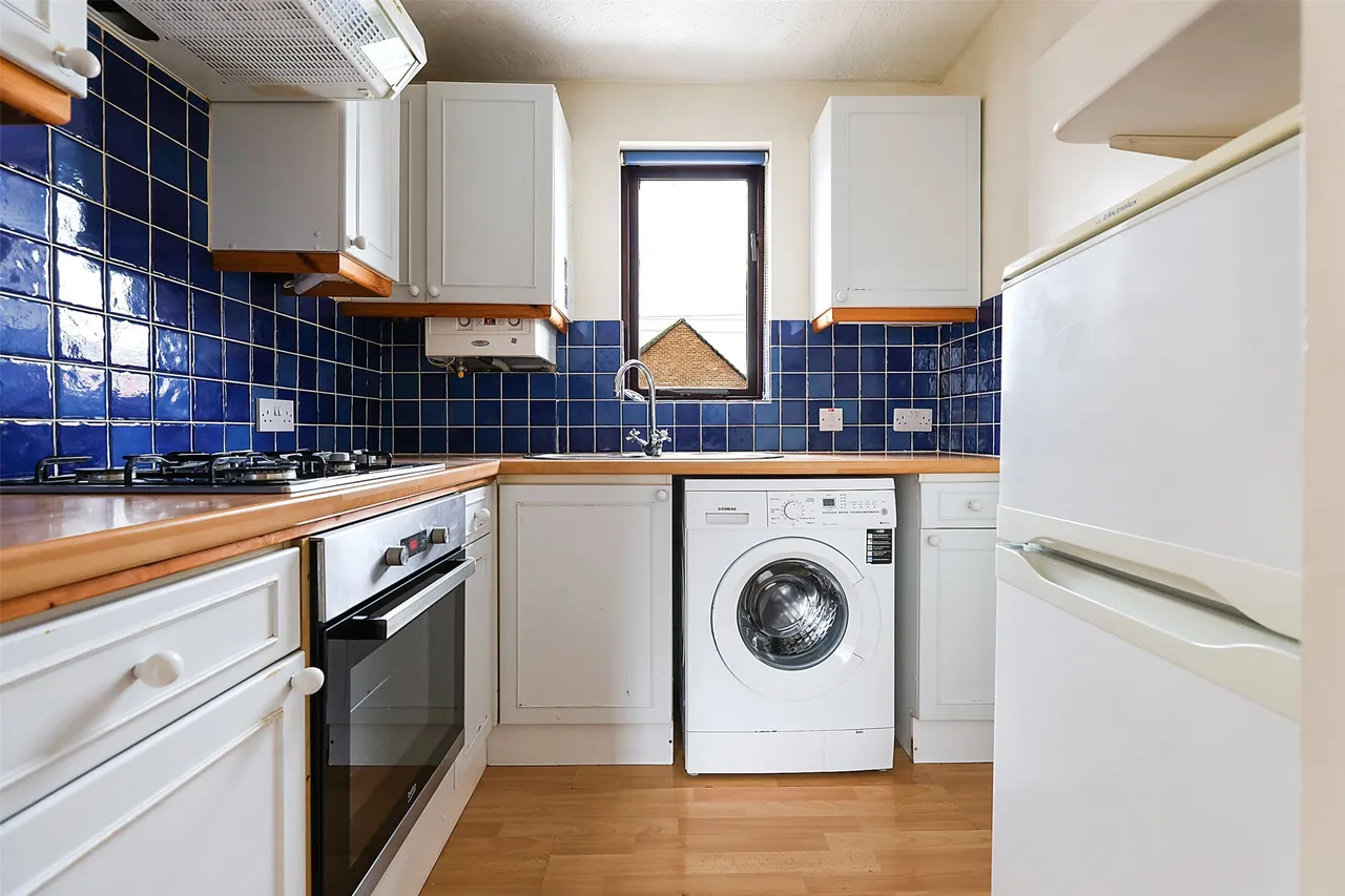 Holmesdale Road, Reigat, RH2, photo 11