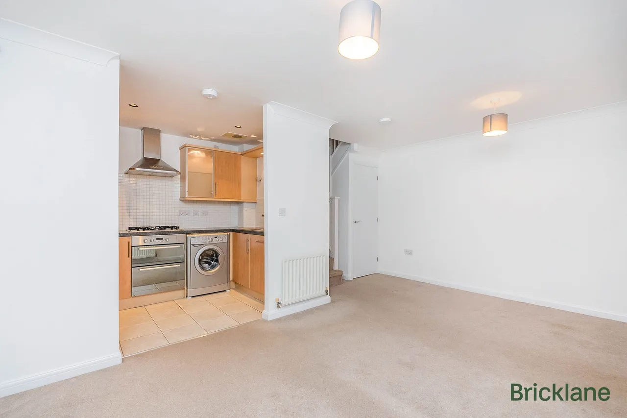 Tarnock Avenue, photo 5