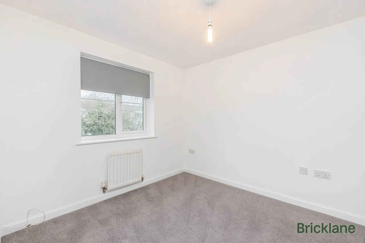 Tarnock Avenue, photo 6