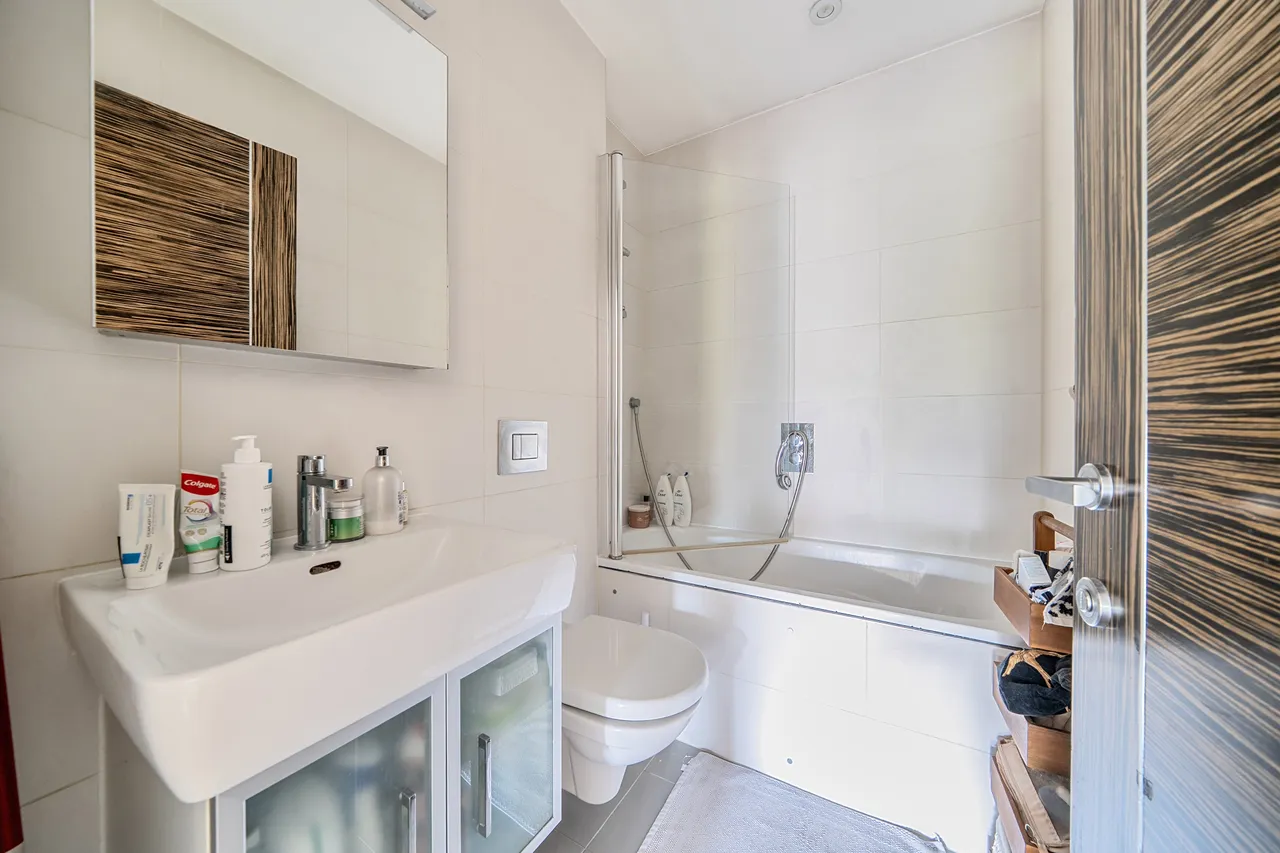 Flat 8, 284-286 Fulham Road, London, photo 6