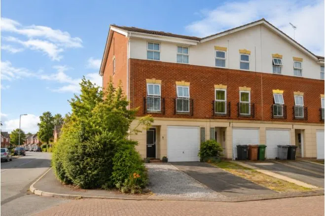 Fulneck Close, Leeds, LS11, photo 2