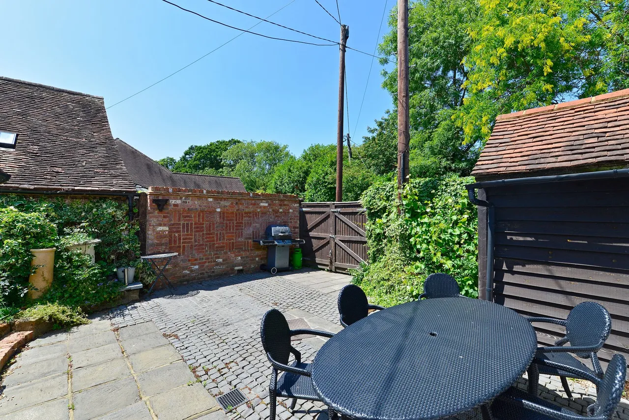 The Village, Ewhurst, GU6, photo 4