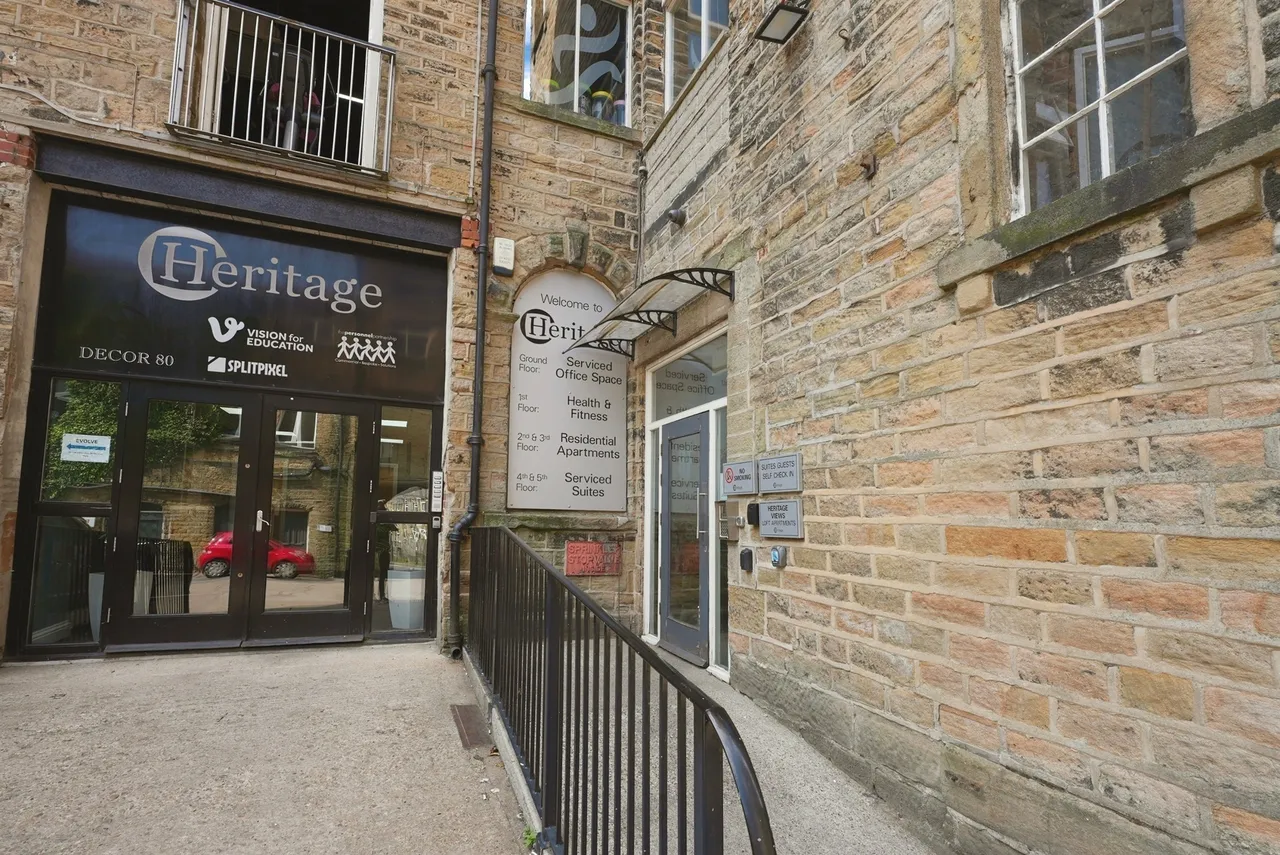Plover Road, Huddersfield, photo 12