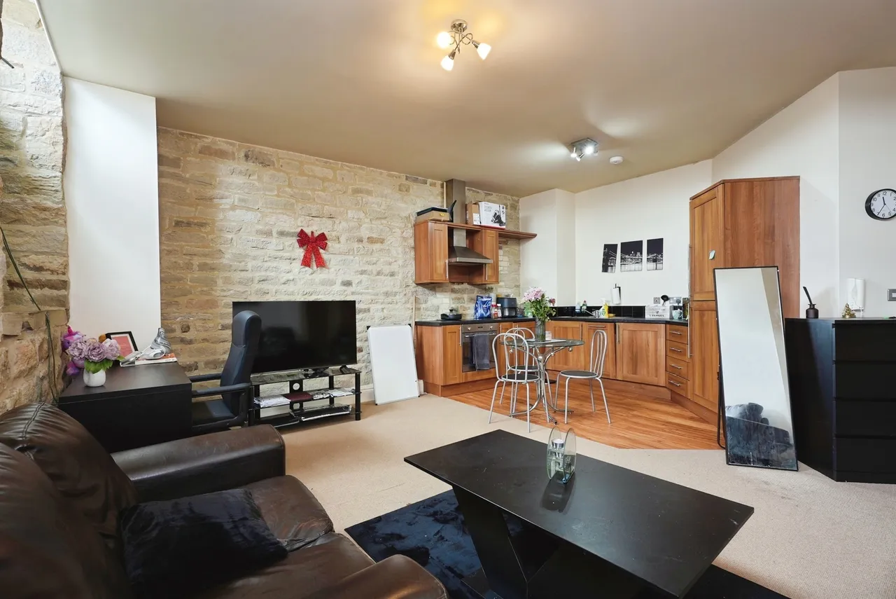 Plover Road, Huddersfield, photo 3