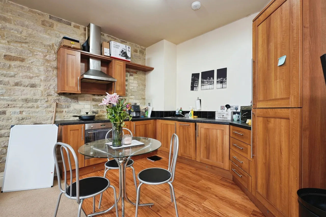 Plover Road, Huddersfield, photo 2