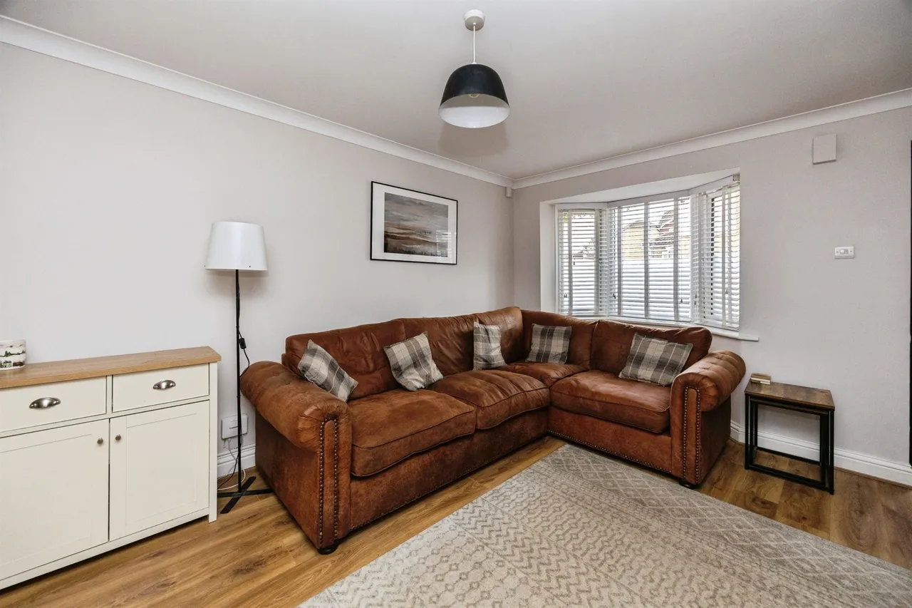 Manor House Drive, Kingsnorth, Ashford, photo 12