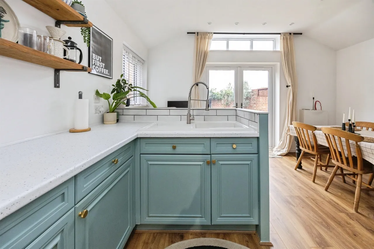 Manor House Drive, Kingsnorth, Ashford, photo 6