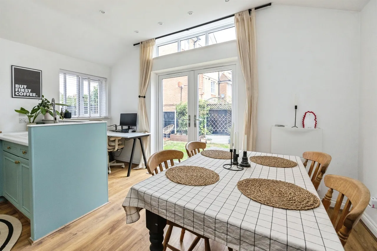 Manor House Drive, Kingsnorth, Ashford, photo 9