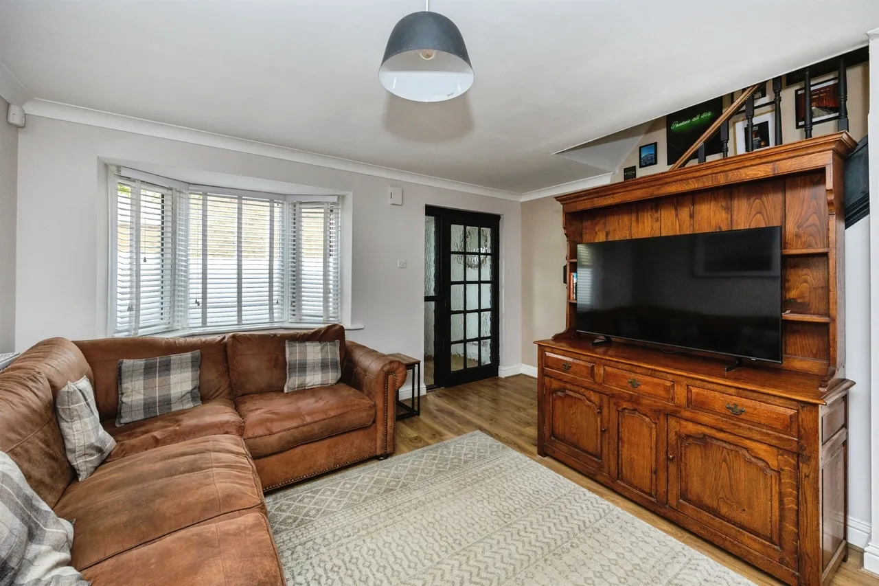 Manor House Drive, Kingsnorth, Ashford, photo 11