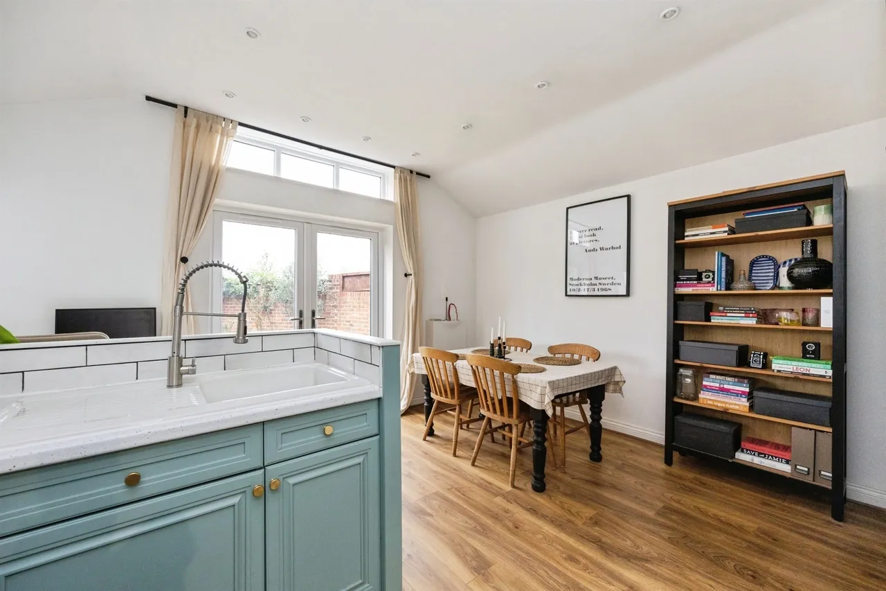 Manor House Drive, Kingsnorth, Ashford, photo 7