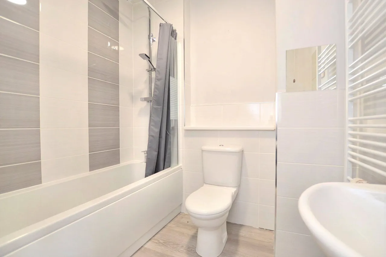 The Courtyard, Gloucestershire, London Road, GL1 3PS, photo 6