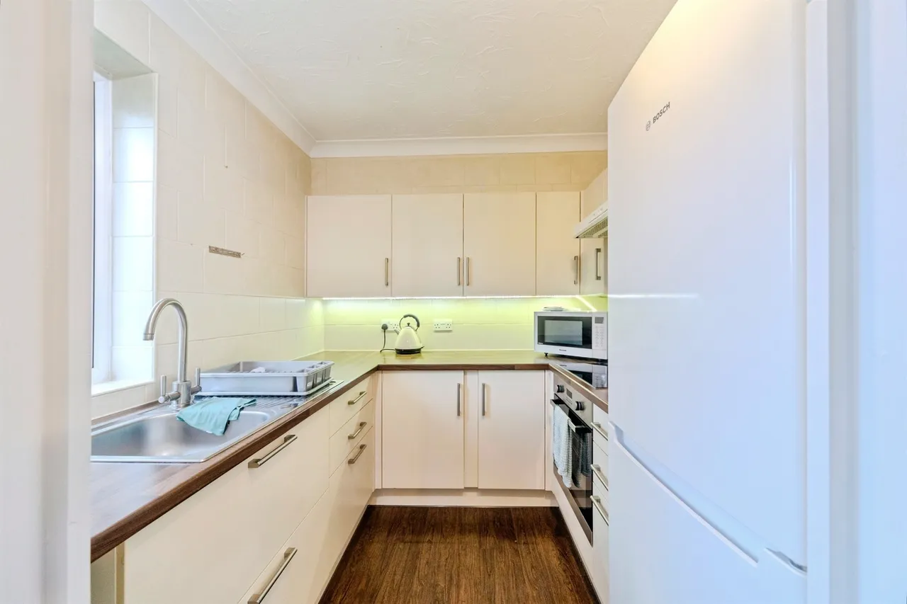 Lawnsmead Gardens, Newport Pagnell, MK16, photo 12